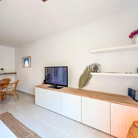 Residencial La Giralda Iii Apartment *