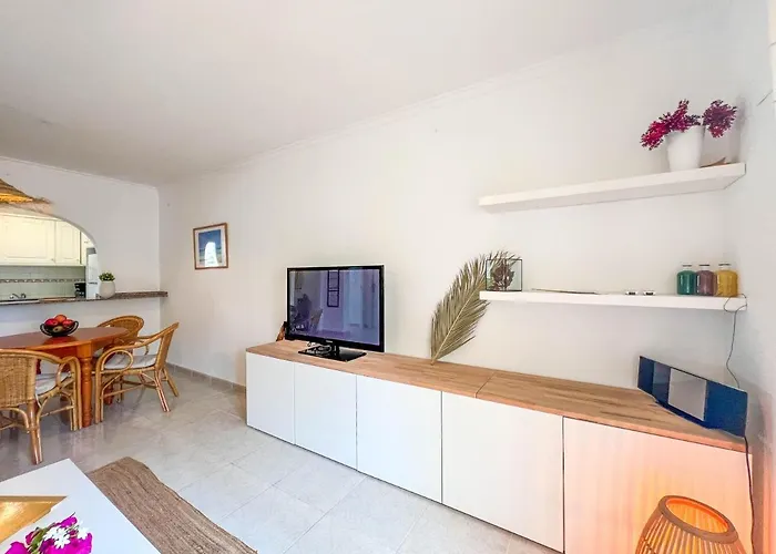 Residencial La Giralda Iii By Carlosferien Lejlighed *